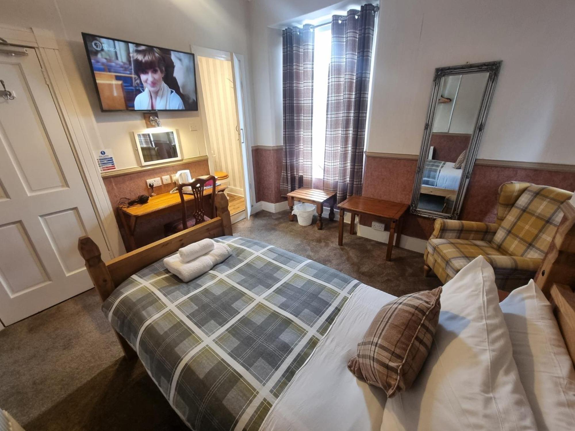 Roy Bridge Hotel フォート・ウィリアム エクステリア 写真